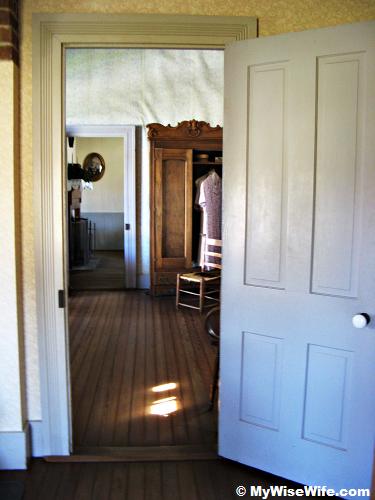 Interconnected rooms