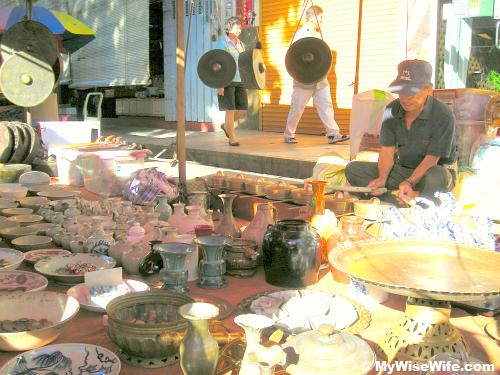 Antique gong and ceramic products