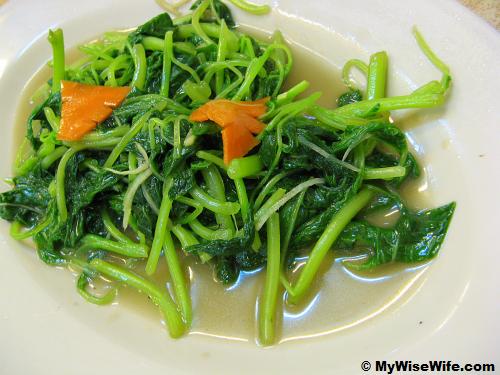 Stir-fried spinach Stir-fried spinach