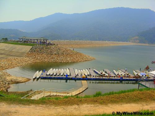 The fans and the big dam The fans and the big dam