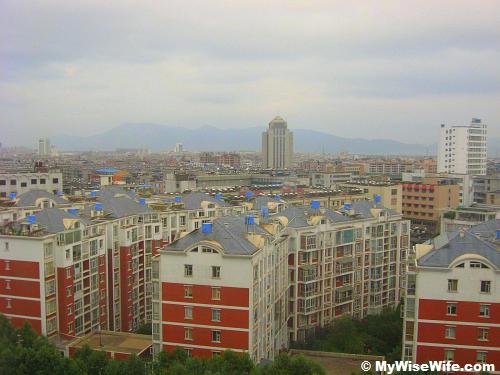The low rise apartments in Kunming are without elevator The low rise apartments in Kunming are without elevator