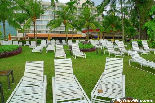 The beach facilities at Holiday Inn Resort