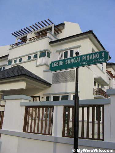 The triple-storey water front houses at Jelutong Promenade The triple-storey water front houses at Jelutong Promenade