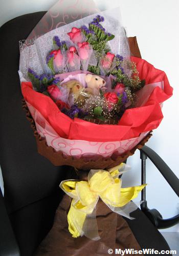 A huge bouquet of roses! A huge bouquet of roses!