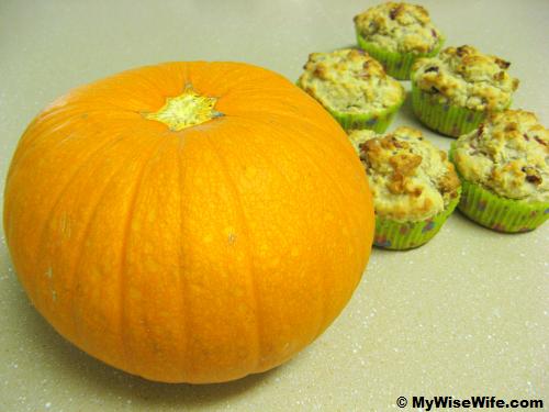 Cranberry muffins and pumpkin