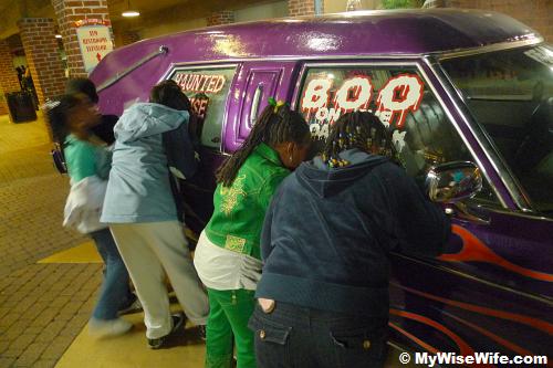 Part2: What are these kids peeping?