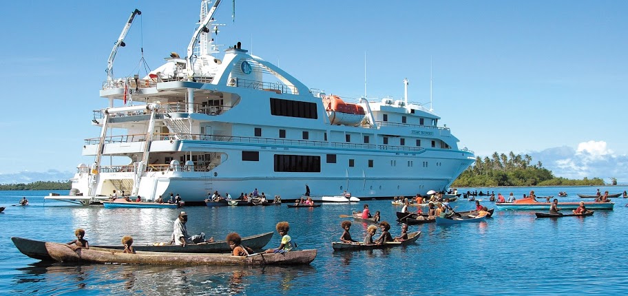 Oceanic Discoverer in the Solomon Islands Oceanic Discoverer in the Solomon Islands