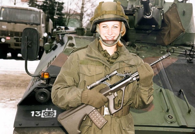 [military_woman_austria_army_000007[2].jpg]