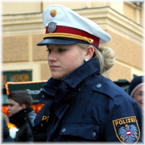 [military_woman_austria_police_000074[2].jpg]
