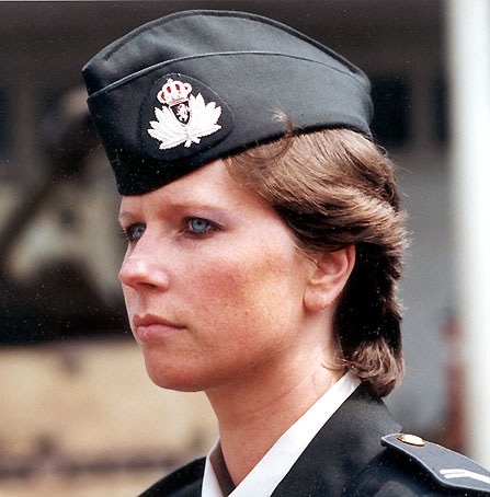 [military_woman_belgium_army_000010[2].jpg]