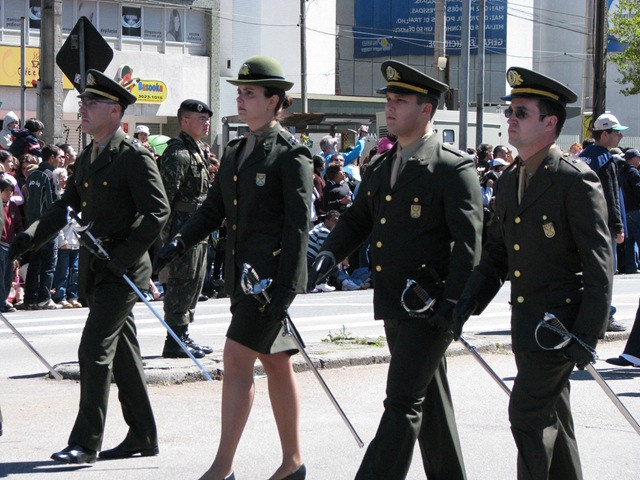 [military_woman_brazil_army_000002[2].jpg]