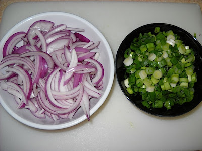 sliced onions