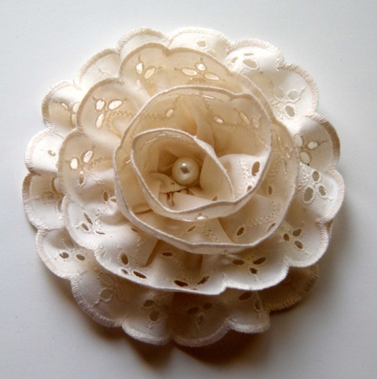 [Flor de listón encaje09[5].jpg]