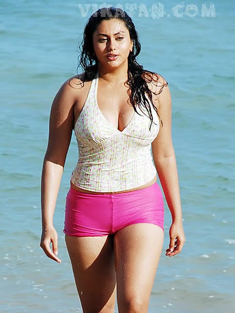 South Indian HQ glamour wallpapers@MirchiWoods.com