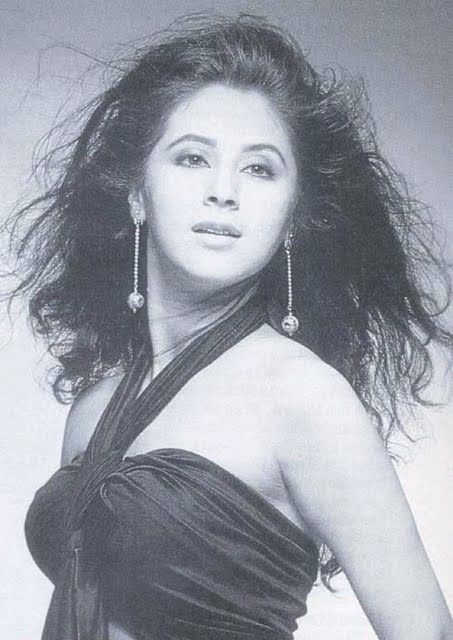 Bollywood glamour actress urmila stills