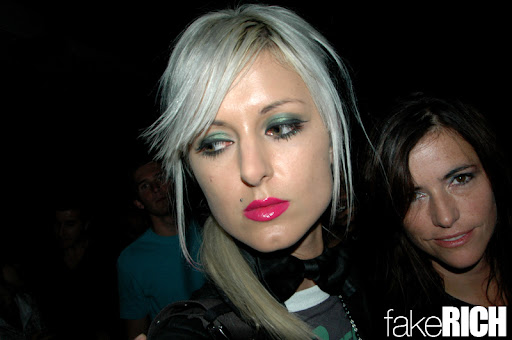 new myspace default...its gonna replace the bathroom mirror shot