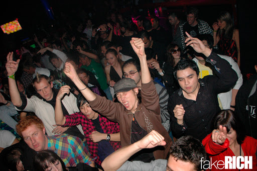 hand if you love Alice Deejay hand if you love Alice Deejay