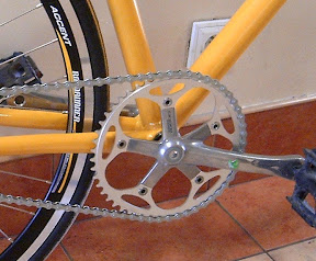 Fixed_gear_bike_mielec_mechanizm.JPG