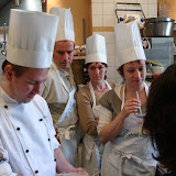 Raimund Musar mit den Kochkurs Teilnehmern im Restaurant Chez Chef (heute ein bulthaupt Küchenstuidio)