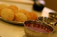 [230px-Indian_cuisine-Panipuri-03[2].jpg]
