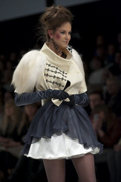 Anastasiya Zaiceva, UFW, fall/winter 2010-11 Photographer Serge Chernikov