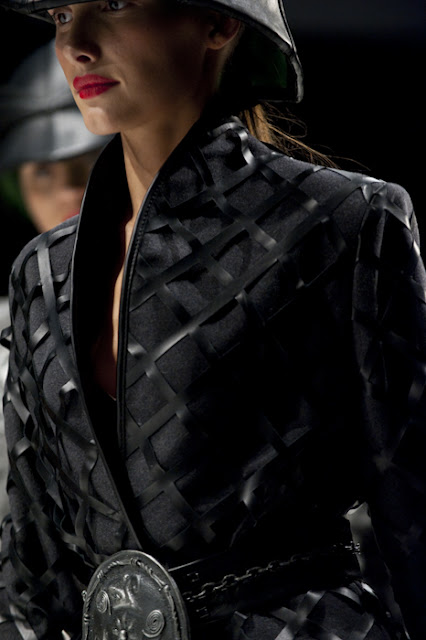 Daria Galushka, UFW, fall/winter 2010-11 Photographer Serge Chernikov