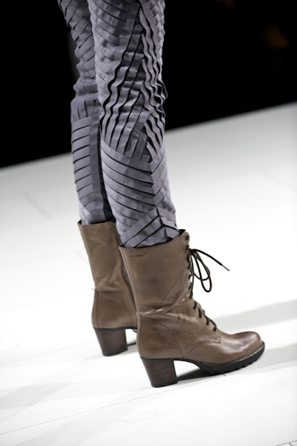 Eduard NASYROV for TM «STOLICHNY», UFW, fall/winter 2010-11 Photographer Serge Chernikov