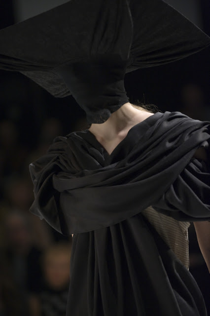 Liliya LITKOVSKAYA, UFW, fall/winter 2010-11 Photographer Serge Chernikov