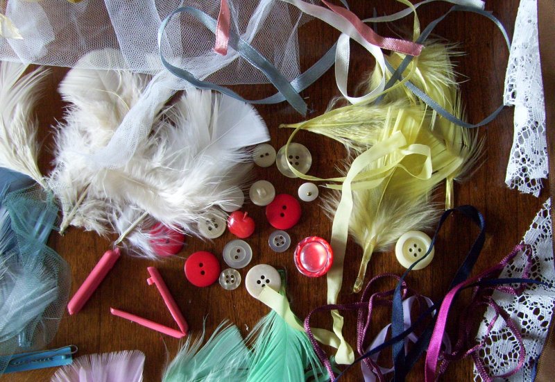 materials needed for making your own feather fascinator barrette hair clips