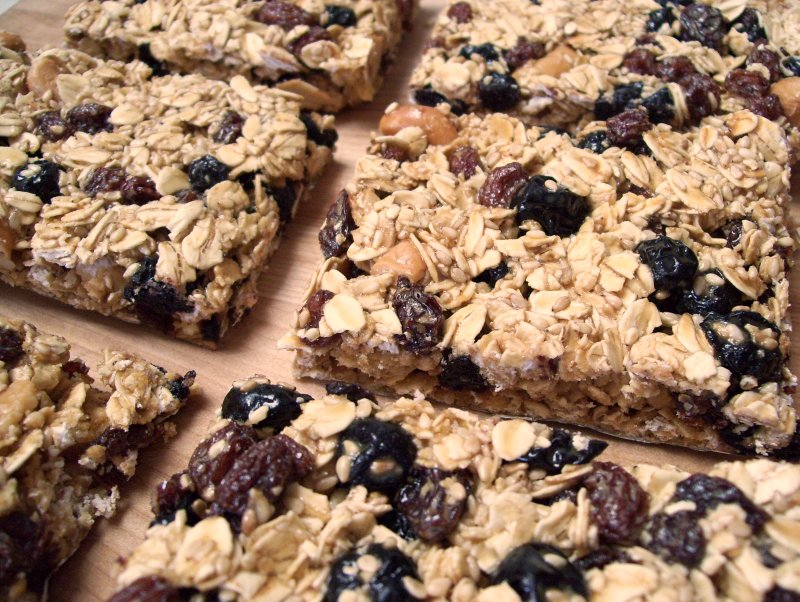 blueberry raisin sesame oat bars