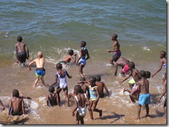 Lake Malawi & niños 028