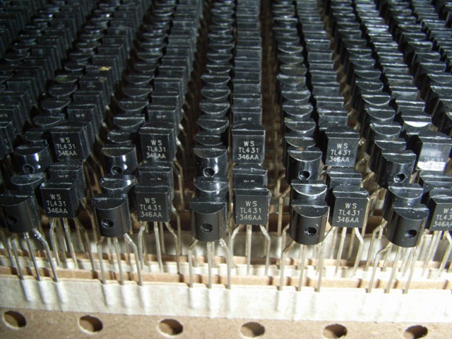 [upimg602_TRANSISTORS-19806[4].jpg]