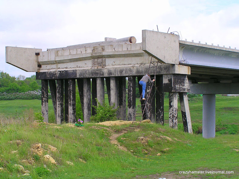 Страна дефективных мостов