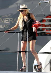 WAS LINDSAY LOHAN’S TIGHT WHITE DRESS APPROPRIATE FOR COURT