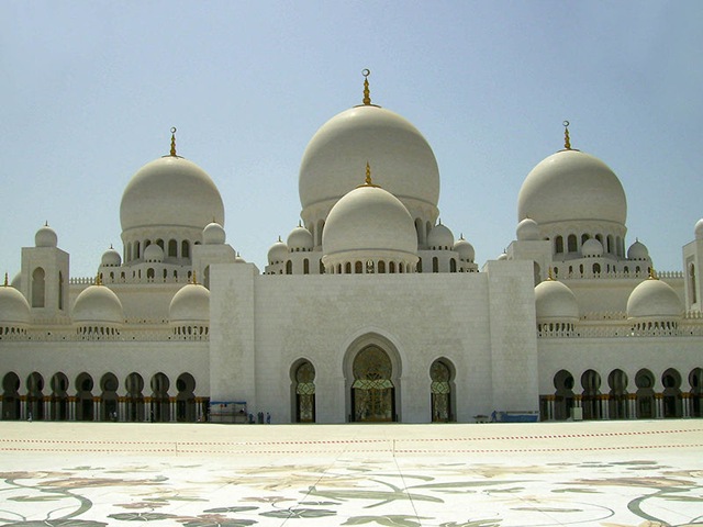 [800px-Sheikh_Zayed,_Grand_Mosque,_Abu_Dhabi[5].jpg]