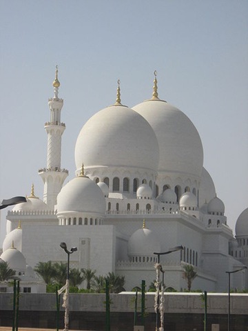 [450px-Abu_Dhabi_Granf_Mosque_02_977[2].jpg]