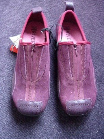 [purple shoes[2].jpg]