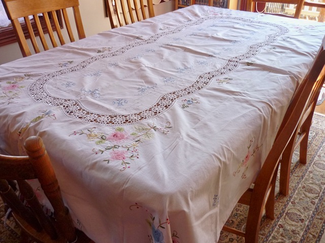 [tablecloth3.jpg]