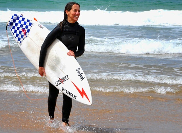[Surf-Senior-Teresa-Abraços_Costa-da-Caparica-03[4].jpg]