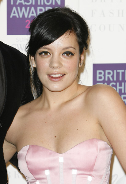 %Lady Gaga Justin Bieber Lily Allen en Problemas por Womanizer