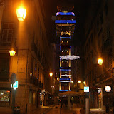 Elevador de Santa justa con iluminación navideña
