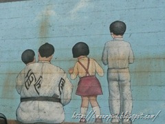 相撲彩繪牆