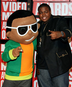 Sean Kingston on the red carpet at the VMA's [image courtesy of Getty images and MTV]