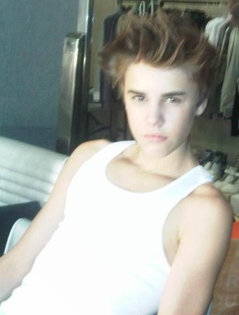 [justinbieber-rollingstone-hair[7].jpg]