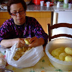 SI SBUCCIA LE PATATE... - FOTO DOMENICO OLIVERI