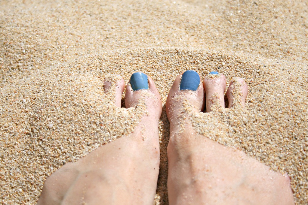 [Toes in Sand[5].jpg]