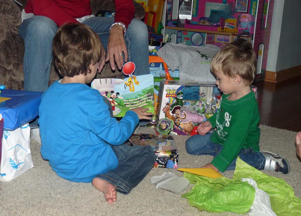 [Kylers Birthday 030_edited-1[3].jpg]
