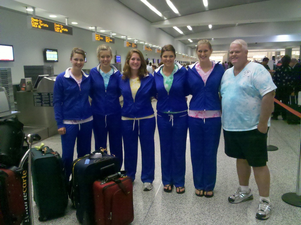 [team picture at the Miami airport[5].jpg]