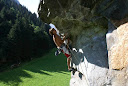 mike_beim_ausbouldern_der_dach_stelle.jpg
