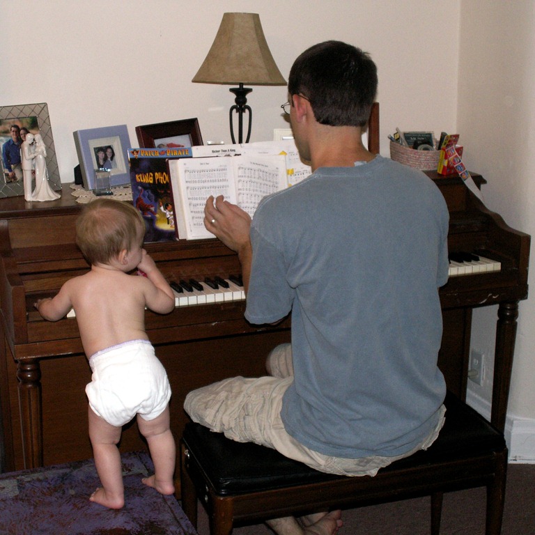 [Elaine 10 months playing piano with Daddy[5].jpg]